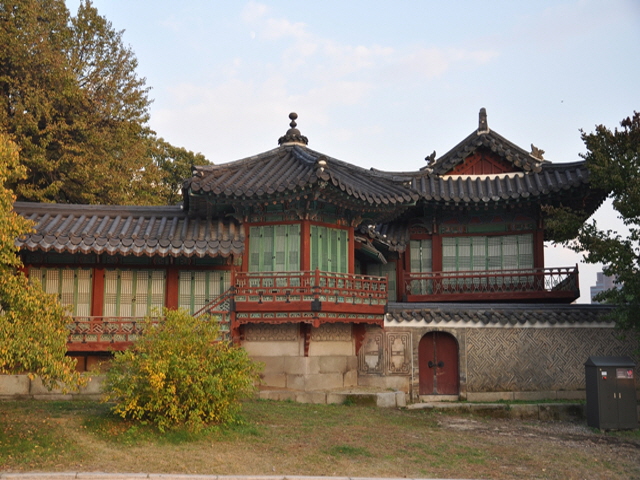 창덕궁 칠분서, 삼삼와, 승화루