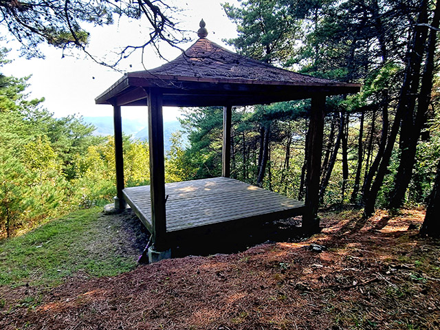 화산(花山) 정상봉 정자