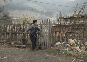 연산관 ‘편담’지는 농민